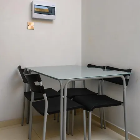 Center Flat 23